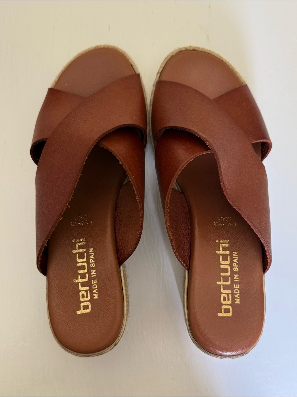 Bertuchi Brown Crisscross Slide Sandals